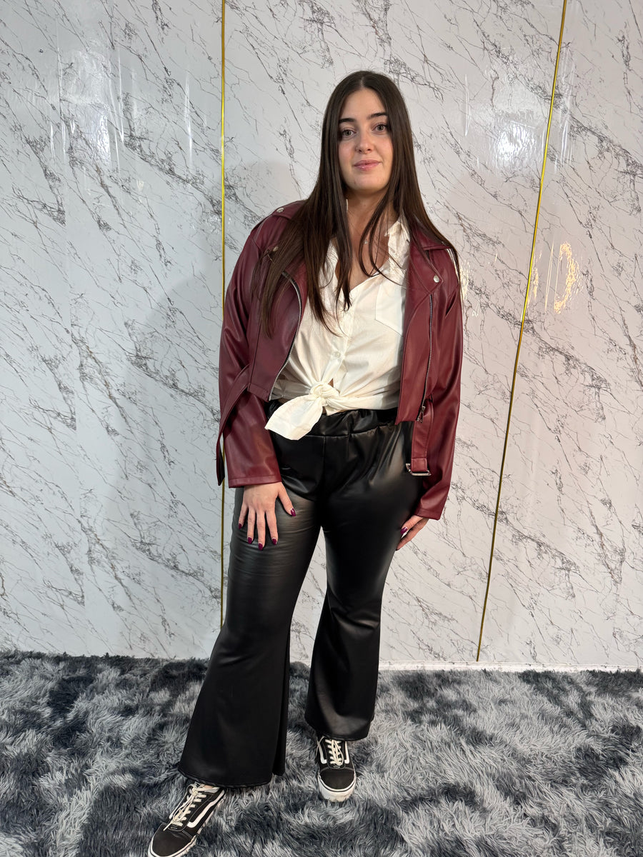 Pantalone ecopelle a zampa