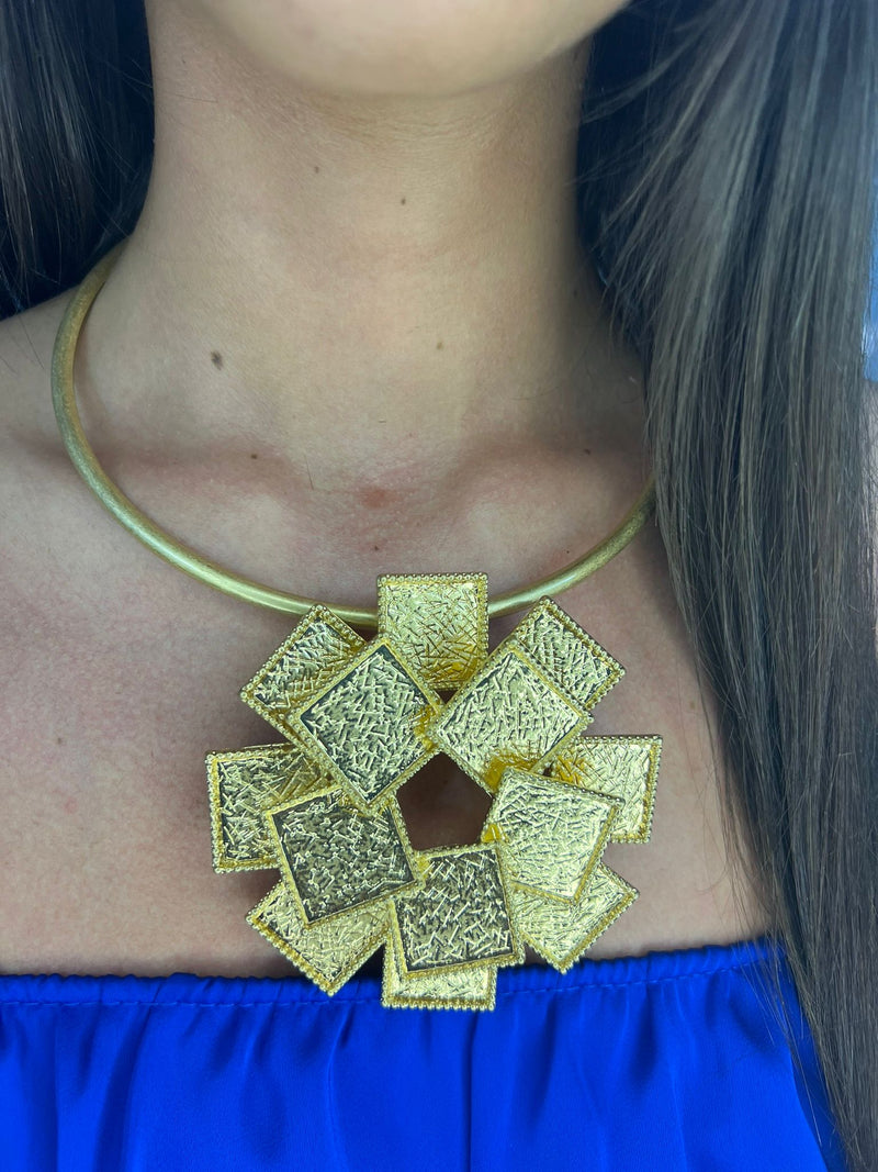 Collana medaglione fiore